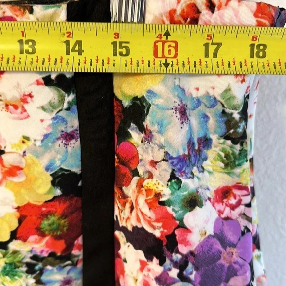Cupio Bright Floral Pencil Skirt size large with side zipper NWT. - Picture 5 of 9